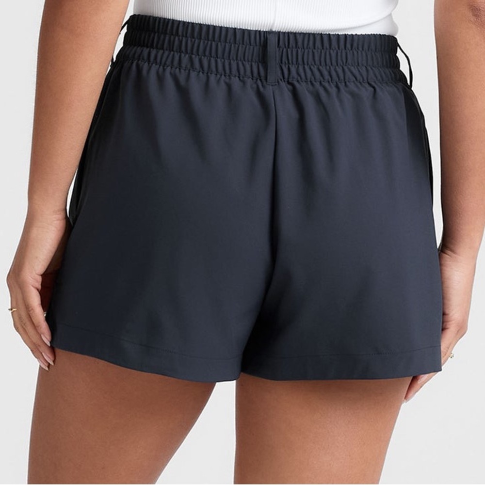 Beyond Yoga Women's XS Status Shorts Nocturnal Navy Blue Jetstretch Woven Stretc - Picture 16 of 16